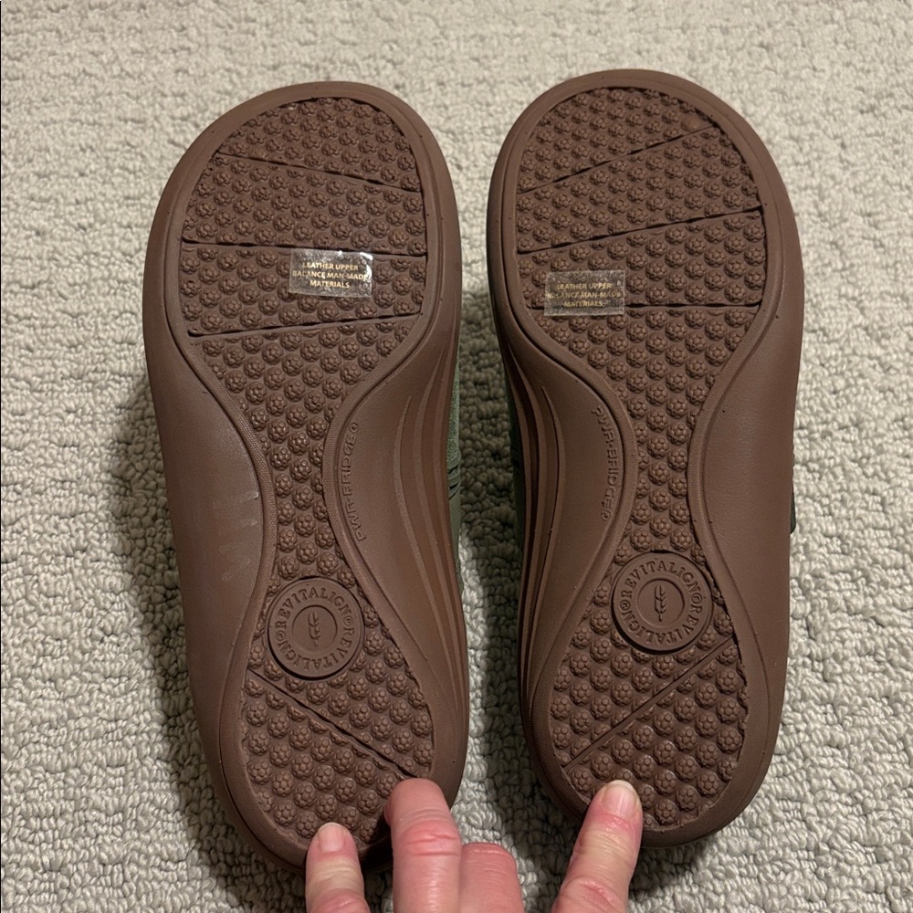 NWOT Revitalign Orthotic Suede Mules - Size 7.5 - Picture 5 of 7
